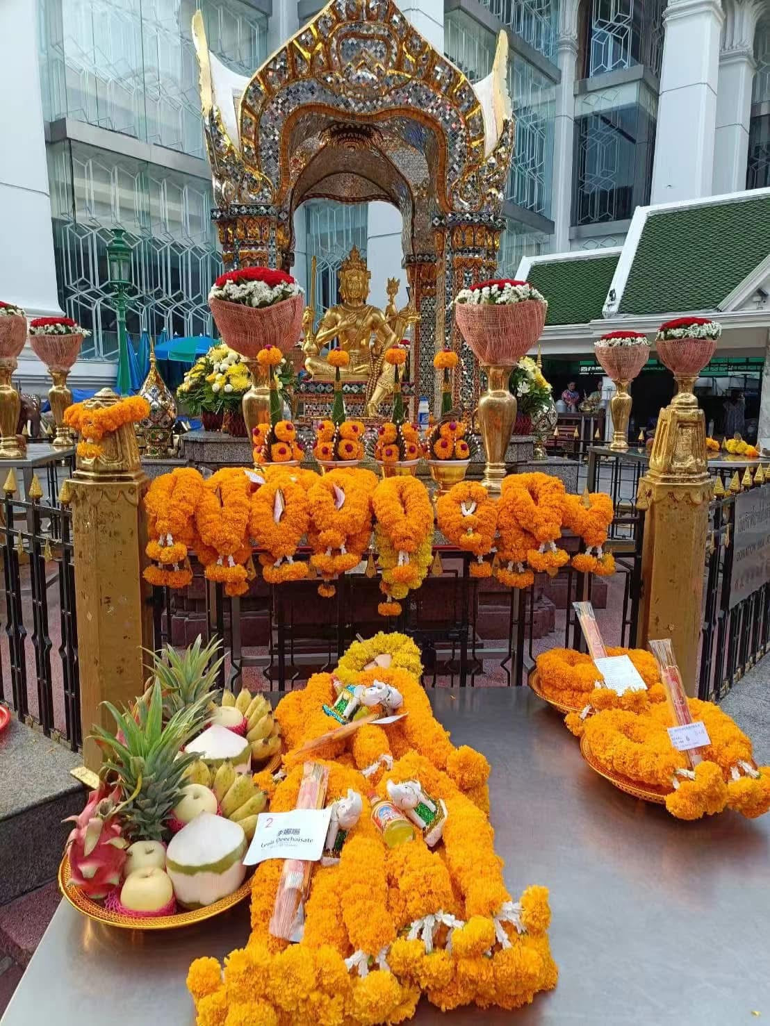 游客必读:在曼谷四面佛正确许愿的最佳时间与方式