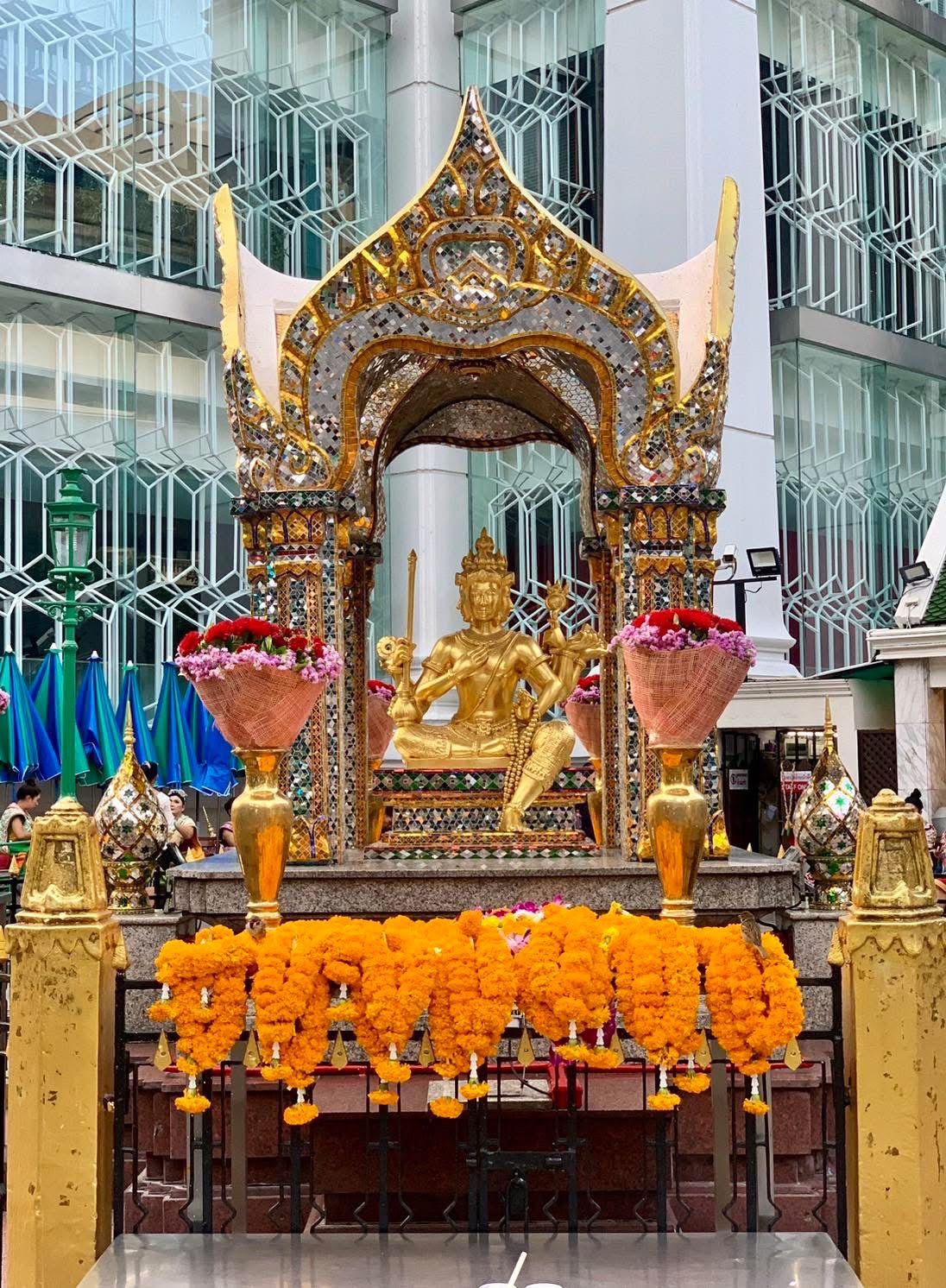 四面佛的心愿传说：启迪心灵的神奇旅程
